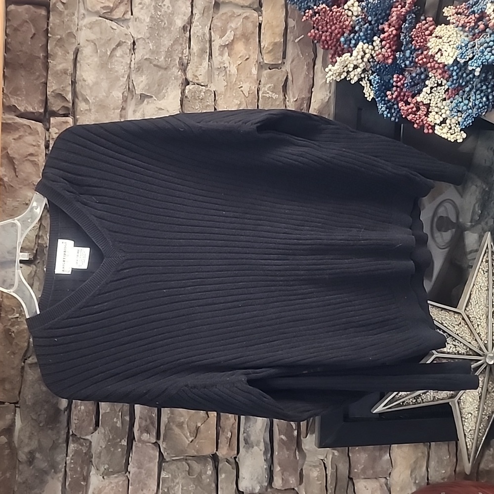 Knightsbridge  V-Neck Sweater sz L